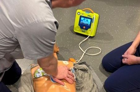 Dråper i rosa og blå toner